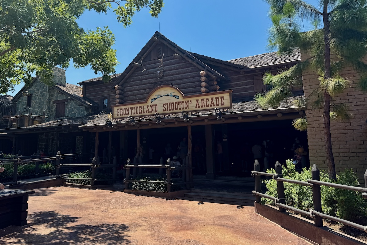 Magic Kingdom Frontierland Shootin Arcade