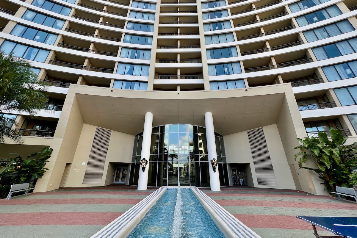 Bay Lake Tower courtyard