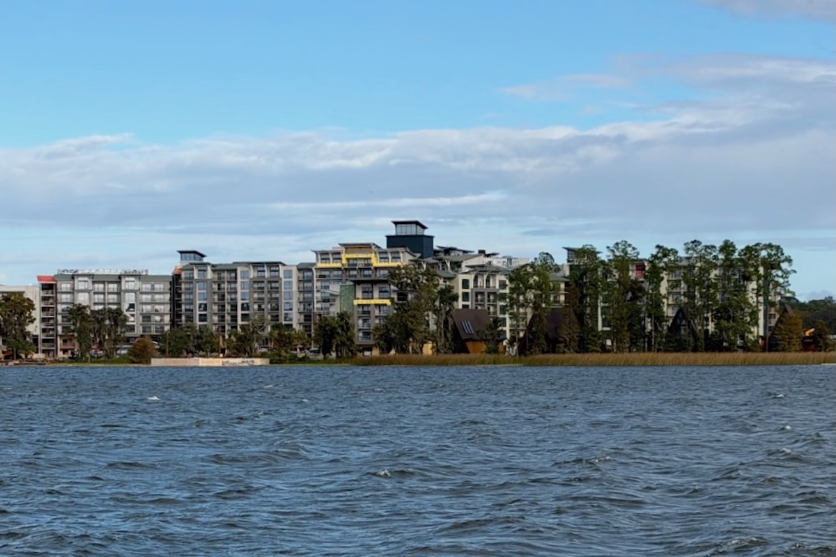 Disney Lakeshore Lodge Construction