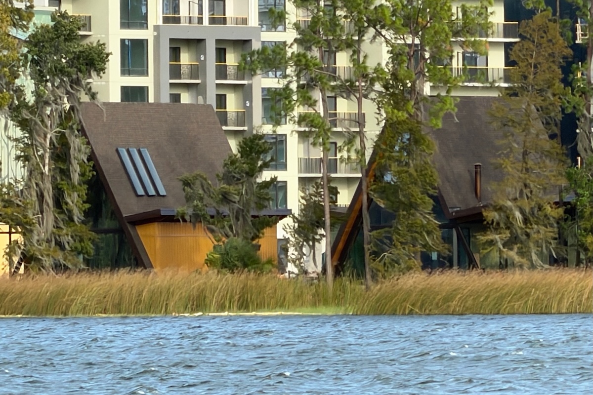 Disney Lakeshore Lodge Construction
