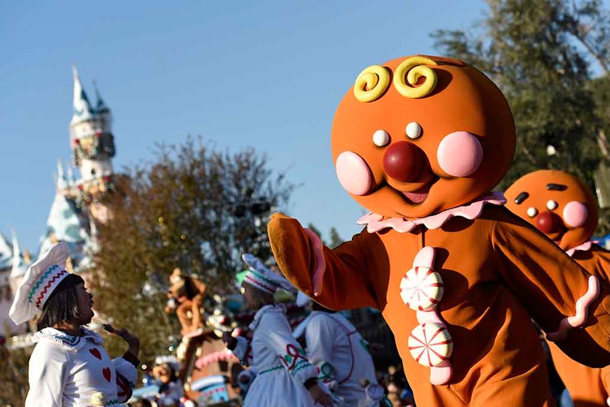 Disneyland Christmas Parade Perk 2025