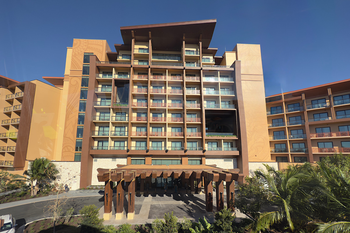 Disneys Polynesian Villas Island Tower Exterior Porte Cochere