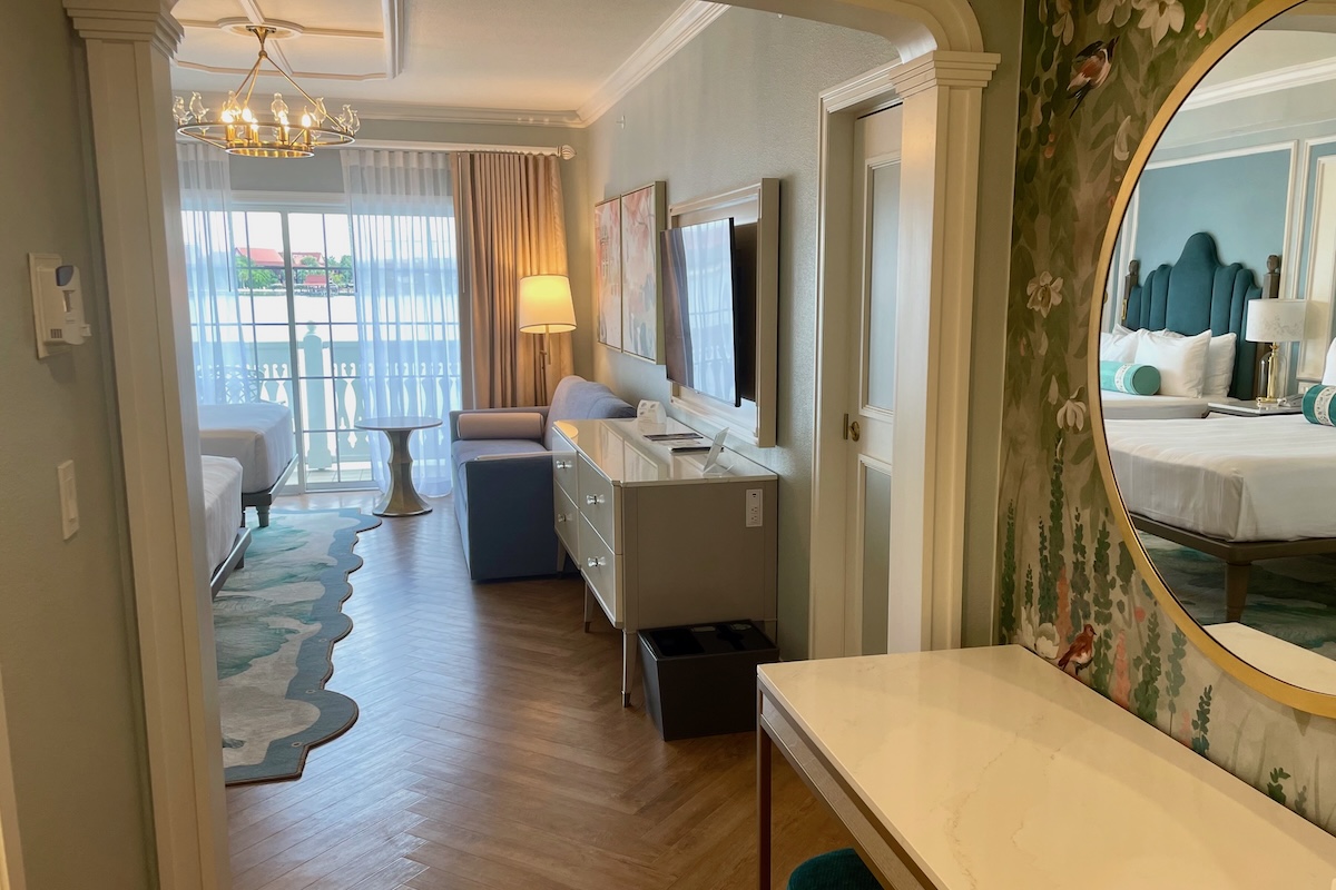 Resort Studio Entry (reverse)